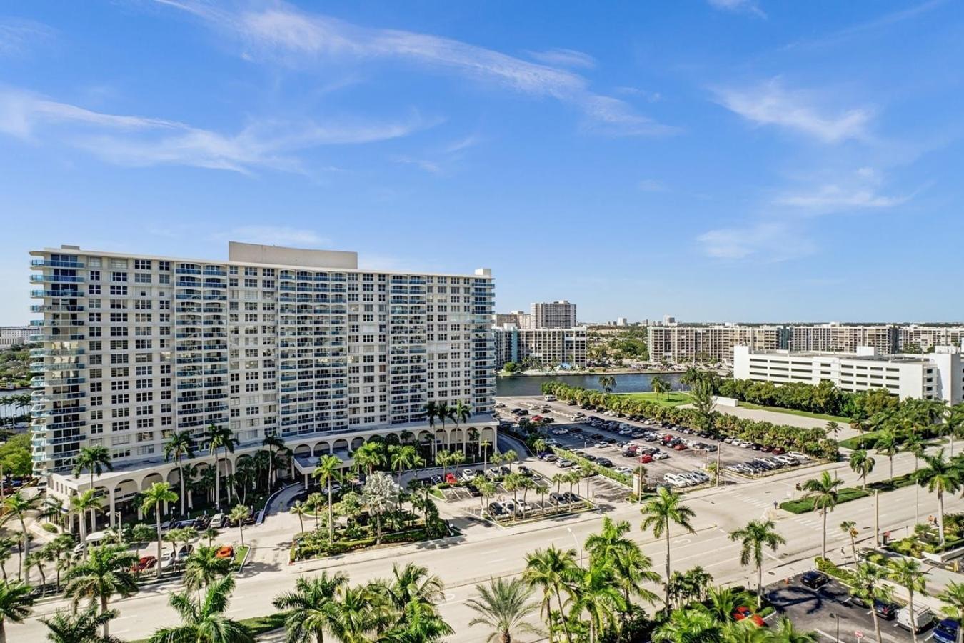 2Bd Condo Christmas Retreat Pool Beachside Голливуд Экстерьер фото